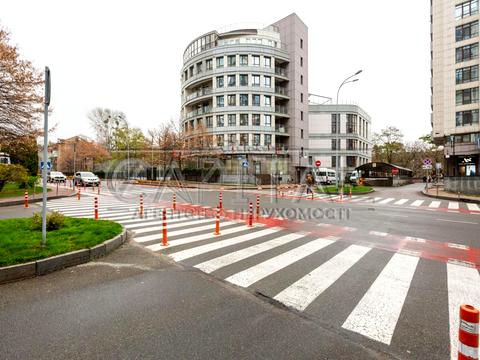 комерційна за адресою Андрія Верхогляда вул. (Михайла Драгомирова), 12
