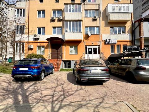 коммерческая по адресу Андрея Шептицкого ул., 5
