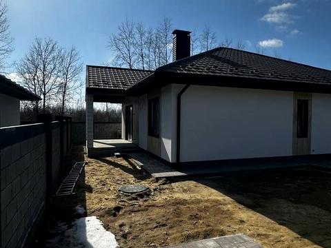 будинок за адресою Успішна, 1