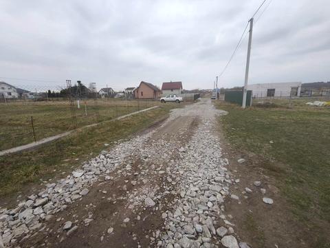 участок по адресу Центральна