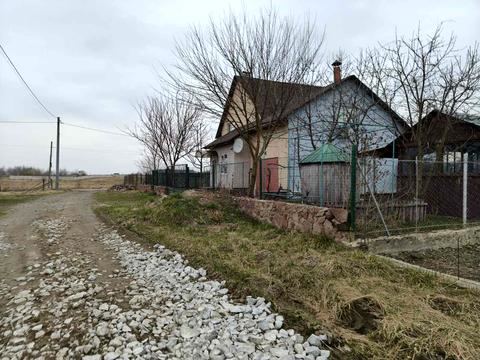 участок по адресу Центральна