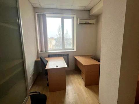 коммерческая по адресу Николая Михновского бульв. (Дружбы народов), 38