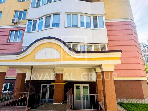 комерційна за адресою Ярослава Мудрого вул., 10/2