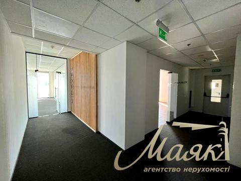 коммерческая по адресу Николая Амосова ул., 12