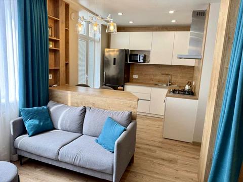 квартира за адресою Євгена Чикаленка вул., 43