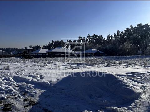 ділянка за адресою Євгена Плужника вул., 6