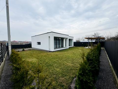 будинок за адресою Хутірська