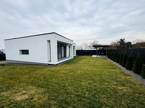 будинок за адресою Хутірська