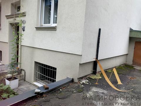 комерційна за адресою Героїв Маріуполя вул. (Петра Козланюка), 22
