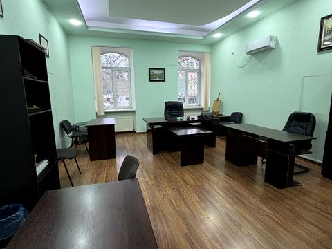 комерційна за адресою Гоголя вул., 13