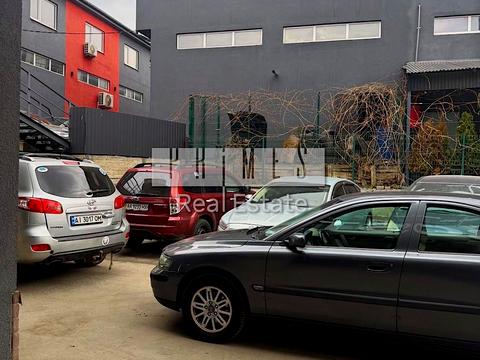 комерційна за адресою Велика Окружна вул., 1-А