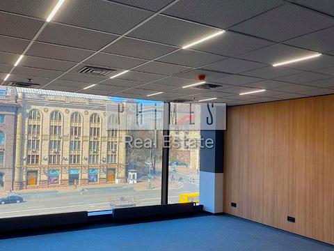 комерційна за адресою Хрещатик вул., 6