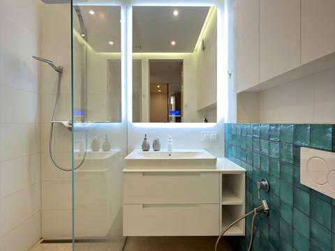 квартира за адресою Набережно-Рибальська вул., 27