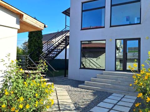 комерційна за адресою Анатолія Солов'яненка вул., 85А