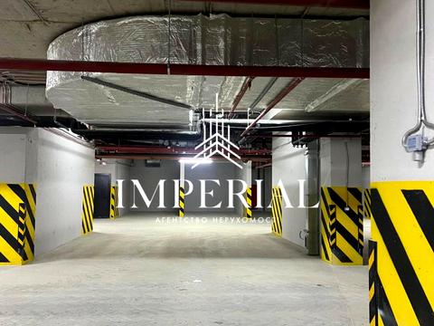 паркомісце за адресою Андрія Верхогляда вул. (Михайла Драгомирова), 30