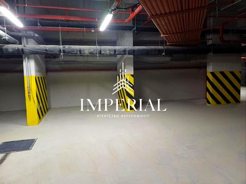 паркомісце за адресою Андрія Верхогляда вул. (Михайла Драгомирова), 30