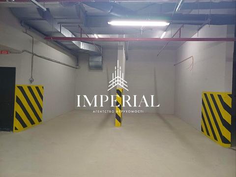 паркомісце за адресою Андрія Верхогляда вул. (Михайла Драгомирова), 30