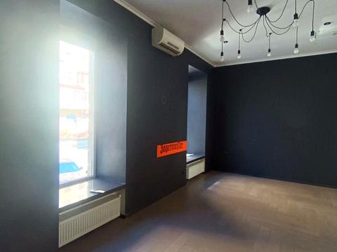 комерційна за адресою Польська вул., 17