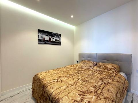 квартира за адресою Набережно-Рибальська вул., 27