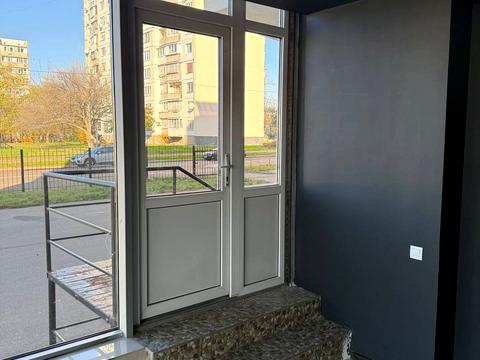 комерційна за адресою Райдужна, 25А