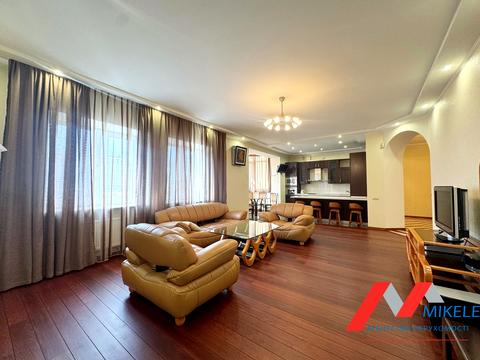 квартира за адресою В'ячеслава Чорновола вул., 25