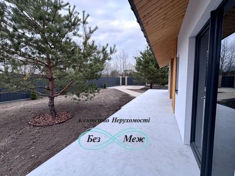 будинок за адресою Успішна вул.