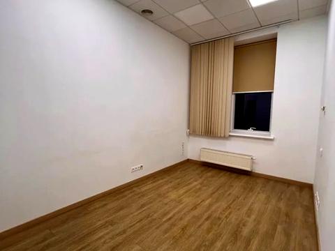 комерційна за адресою Жилянська вул., 110