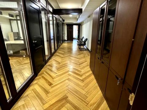 комерційна за адресою Жилянська вул., 72