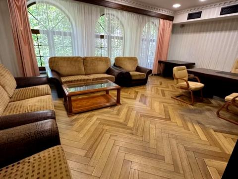 комерційна за адресою Жилянська вул., 72