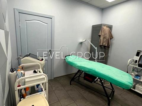 комерційна за адресою Володимира Івасюка просп. (Героїв Сталінграду), 12-Ж