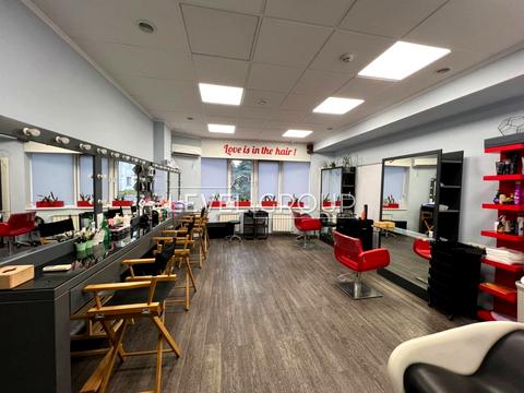 комерційна за адресою Володимира Івасюка просп. (Героїв Сталінграду), 12-Ж