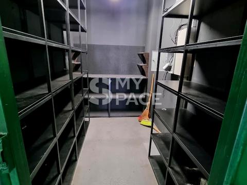 комерційна за адресою Дегтярна вул., 6