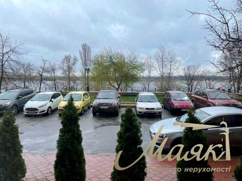 комерційна за адресою Володимира Івасюка просп. (Героїв Сталінграду), 20-А