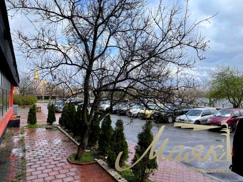 комерційна за адресою Володимира Івасюка просп. (Героїв Сталінграду), 20-А