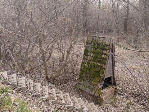 участок по адресу Поповича