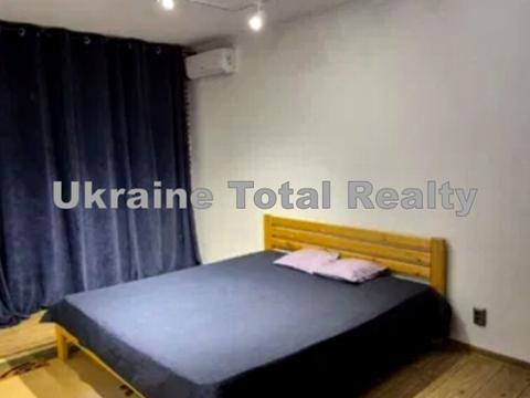 квартира за адресою Анни Ахматової вул., 43