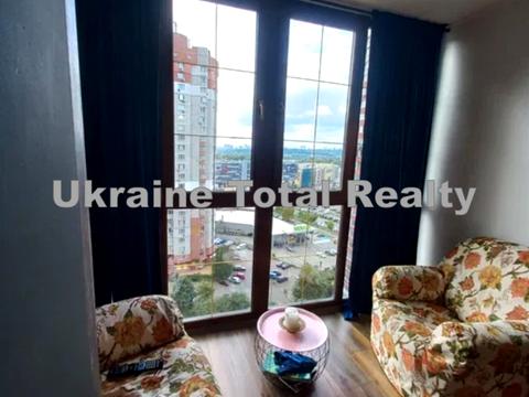 квартира за адресою Анни Ахматової вул., 43