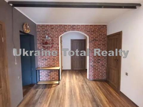 квартира за адресою Анни Ахматової вул., 43