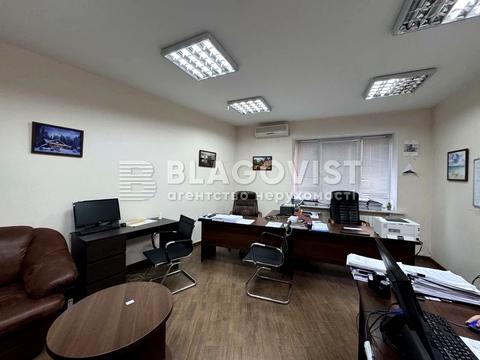 комерційна за адресою Басейна вул., 10