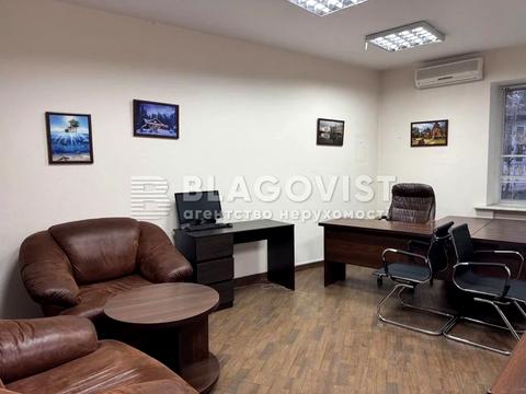 комерційна за адресою Басейна вул., 10