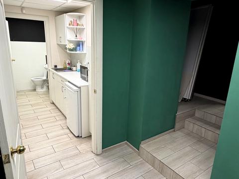 коммерческая по адресу Всеволода Нестайка ул. (Олександра Мильчакова), 8