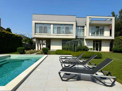 будинок за адресою Центральна вул.