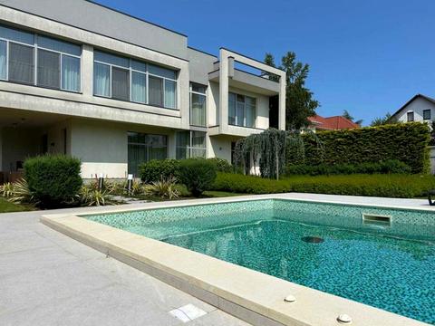 будинок за адресою Центральна вул.