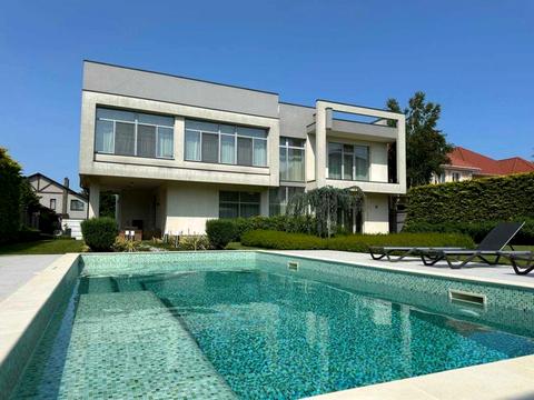 будинок за адресою Центральна вул.