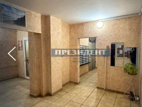 квартира по адресу Князя Владимира Великого просп., 82