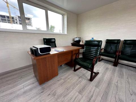 комерційна за адресою Свято-Покровська вул. (Леніна), 72