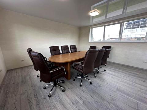 комерційна за адресою Свято-Покровська вул. (Леніна), 72