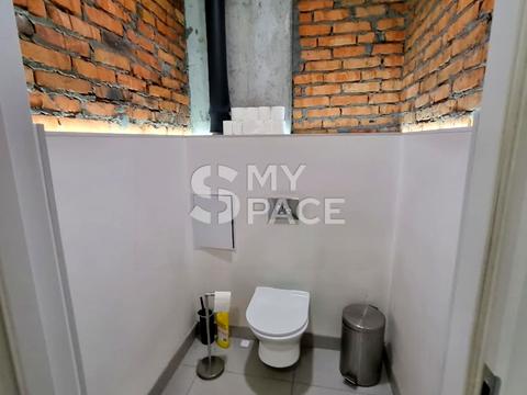 комерційна за адресою Дегтярна вул., 6