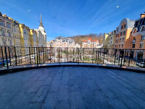 комерційна за адресою Дегтярна вул., 6