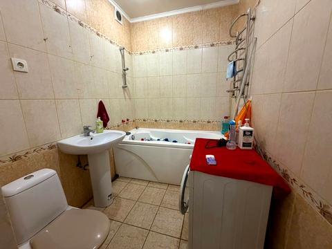 комерційна за адресою Насипна вул., 3